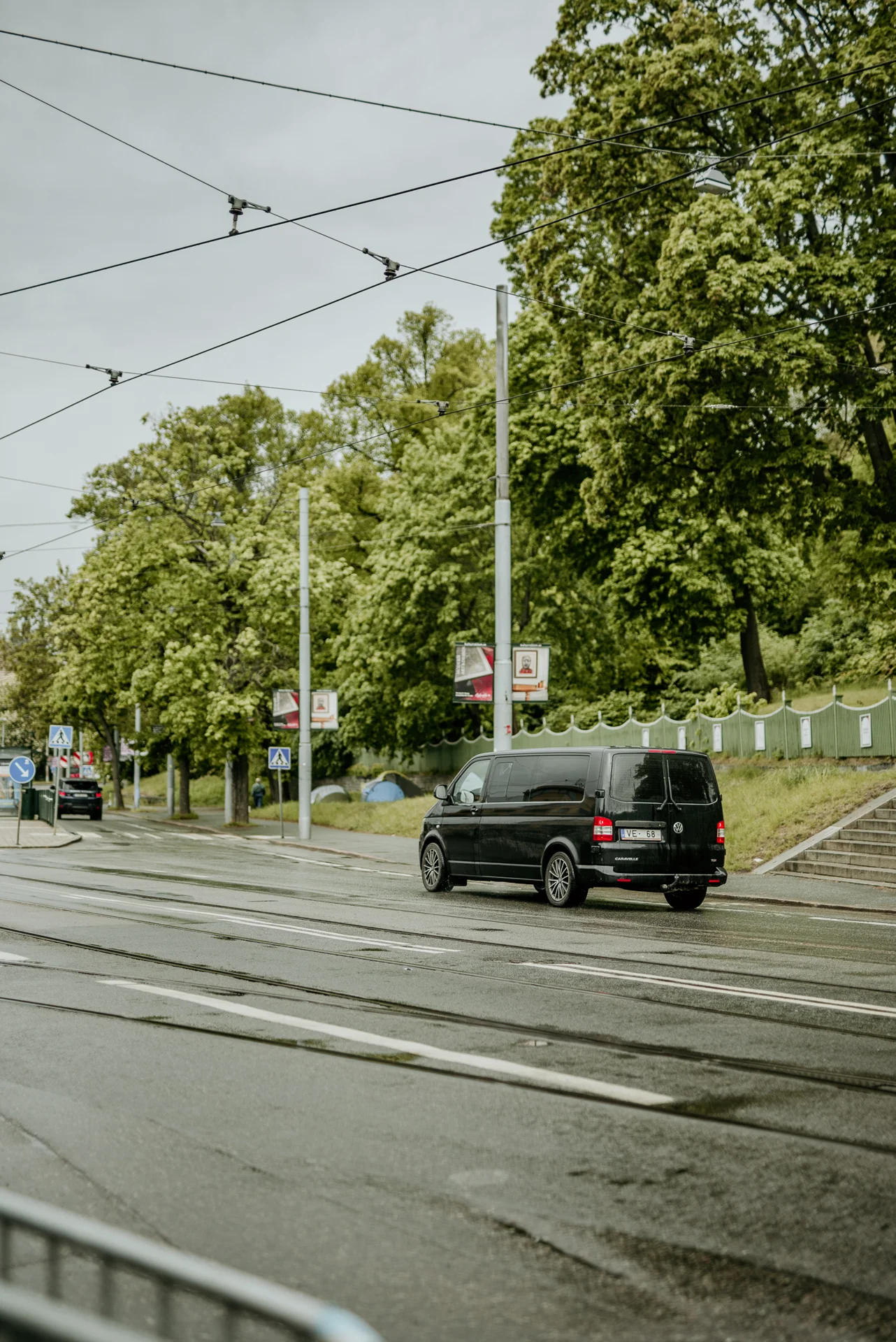 Latvijas izlases spēlētāji un fani Stokholmā